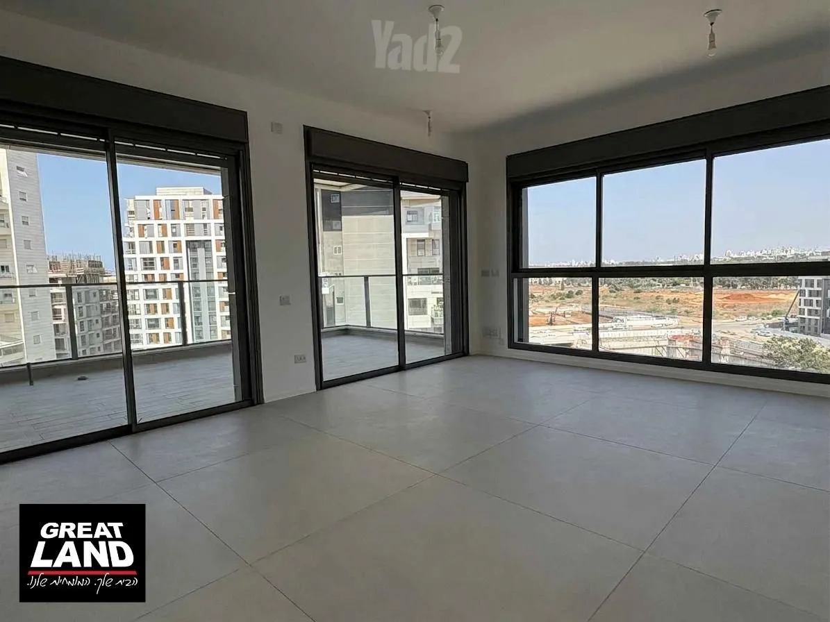תמונה ראשית של הנכס: פנטהאוז 5 חדרים בנווה גן