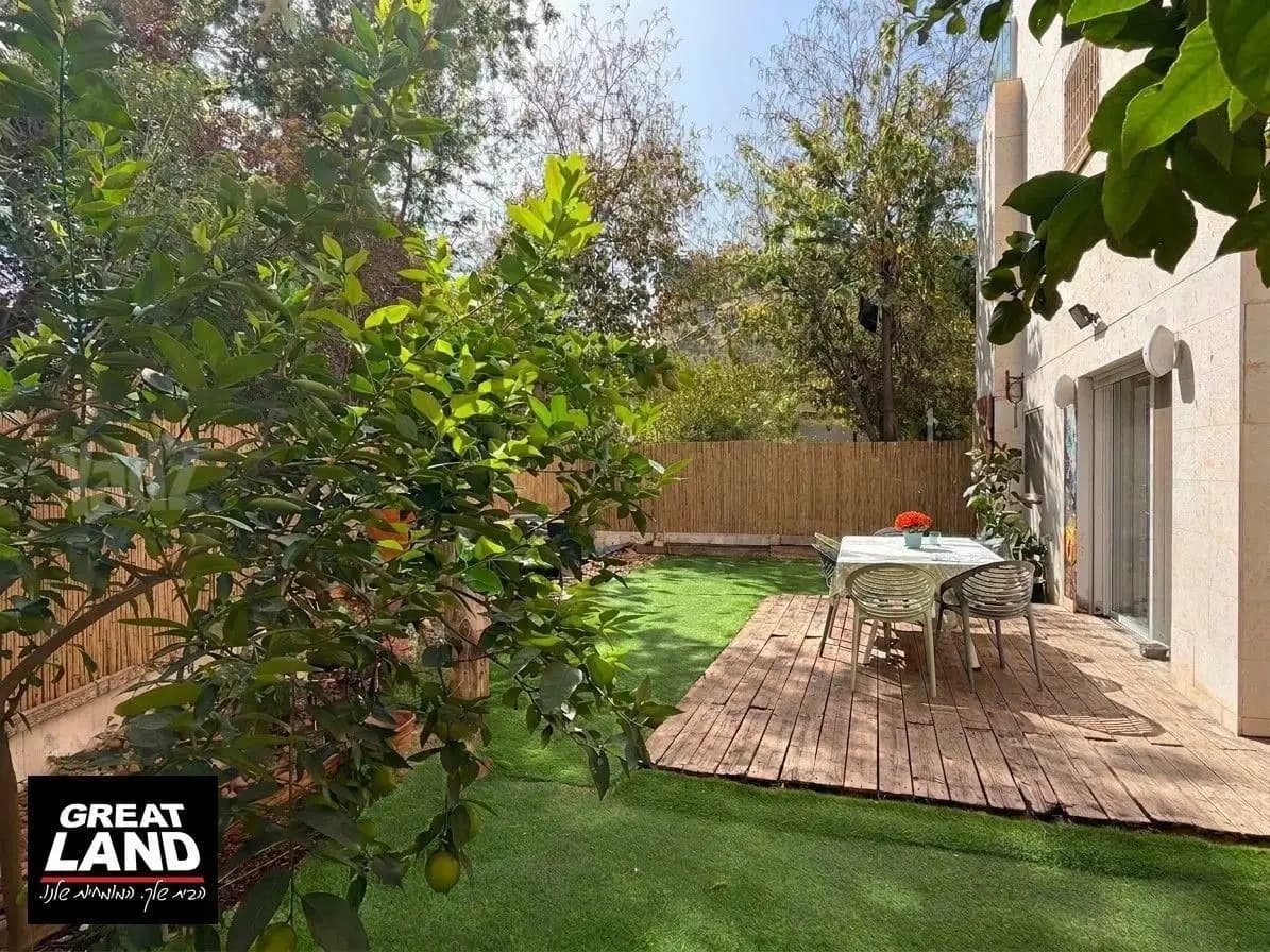 תמונה ראשית של הנכס: דירת גן 6 חדרים בתל ברוך צפון